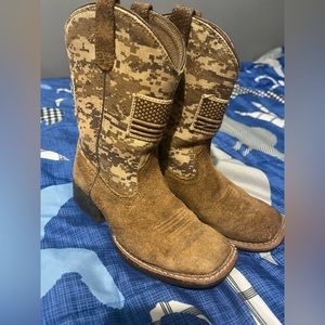 Ariat toddler size 11 boots